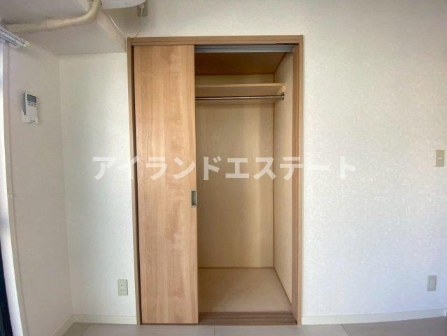 ミキハウス　オートロック　独立洗面台　角部屋の収納