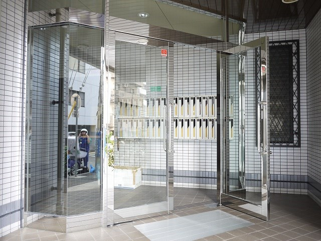 ハイネス生田の外観