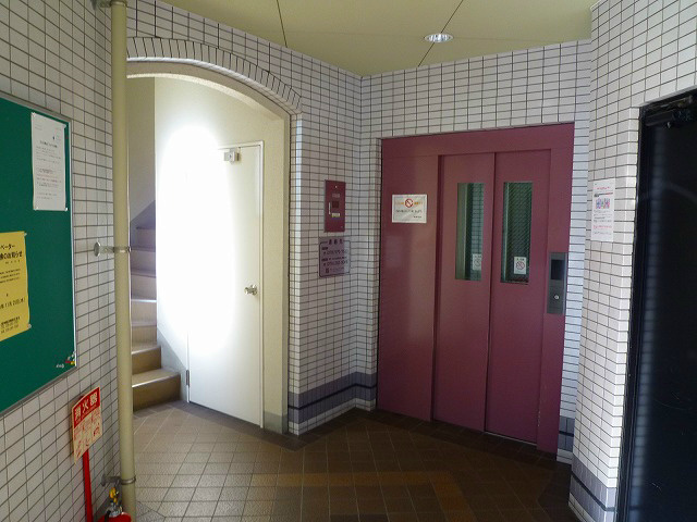 ハイネス生田のロビー