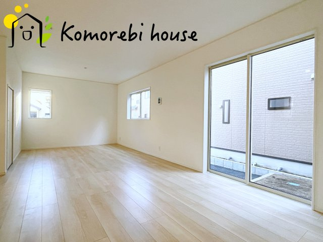 上尾市大谷本郷　第7　Ⅱ期　新築一戸建て　クレイドルガーデン　03の居間・リビング|ゆったり過ごせる居間です