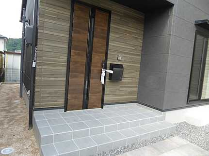 安佐北区安佐町大字くすの木台の玄関