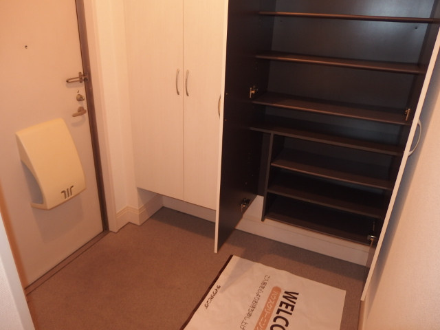 レスポワール　Ｂ棟の玄関