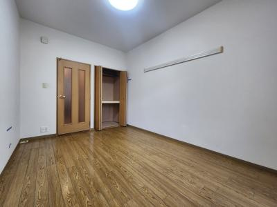 フラッツ7の寝室|洋室