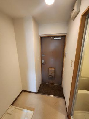 フラッツ7の玄関