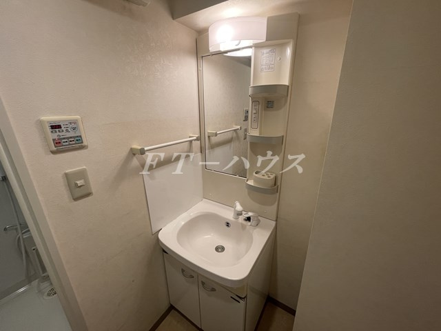 ボヌール大久保の独立洗面台