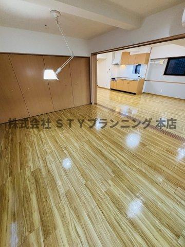 仲介手数料０円！サン・マルノウチビルの洋室