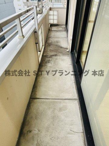 仲介手数料０円！サン・マルノウチビルのバルコニー