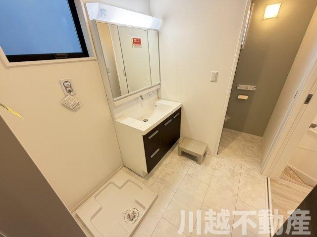 東南角地　陽当たり良好の洗面所|その他比較物件もご紹介可能です
