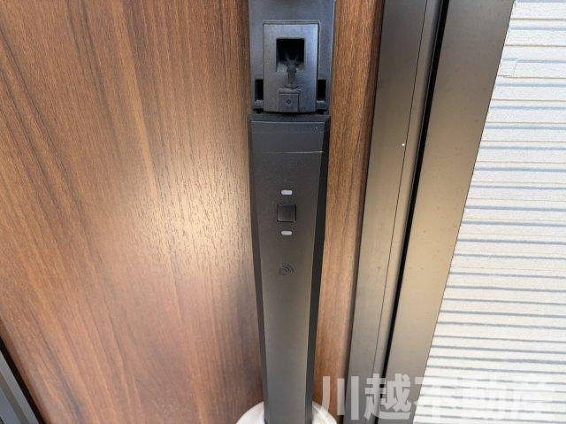 東南角地　陽当たり良好の玄関|内見予約していただくとスムーズなご案内が可能です