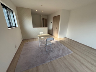 【居間・リビング】 | 神戸市西区樫野台6丁目　新築戸建A号棟　仲介手数料無料！ | 使いやすいリビングです