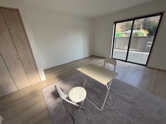 【居間・リビング】 | 神戸市西区樫野台6丁目　新築戸建A号棟　仲介手数料無料！ | ゆったり過ごせる居間です