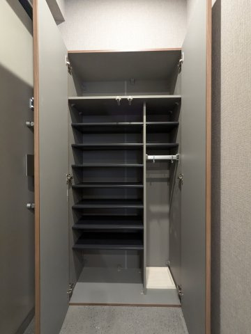 アルティザ上野毛の収納|たっぷりとした収納スペースです