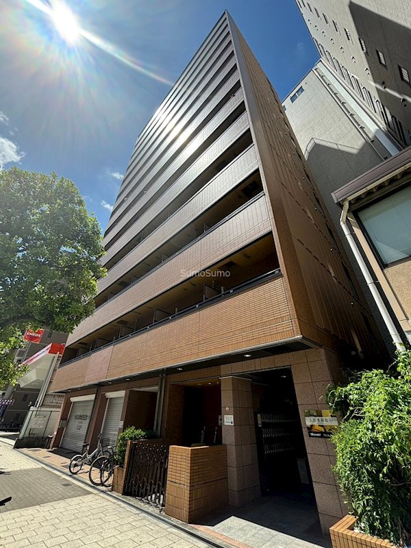 ドミール堺筋本町の外観