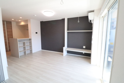 【居間・リビング】 | コンフォートヒル | アクセントクロスのリビング