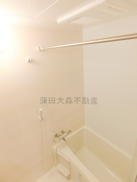 FS新蒲田2丁目ApartmentHouseの浴室|浴室乾燥機付きのお風呂