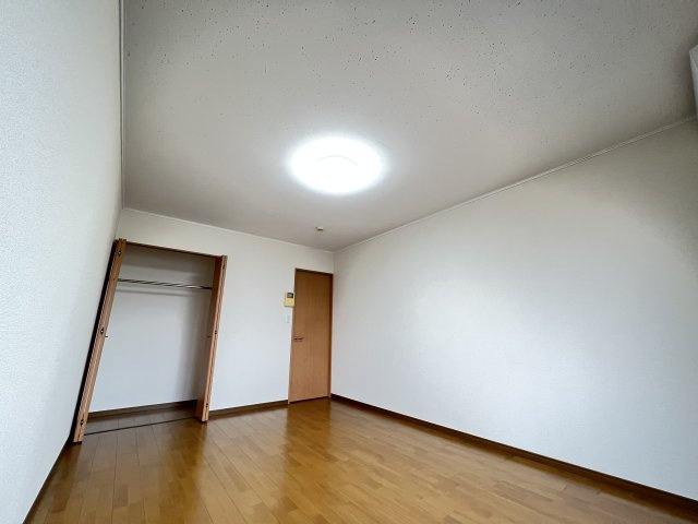アムール翼の洋室