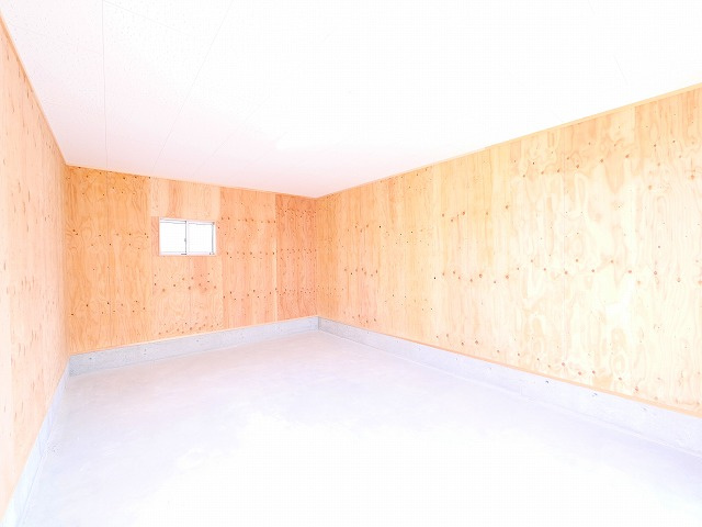 松田トランクルームⅢの内装|きれいな内装です