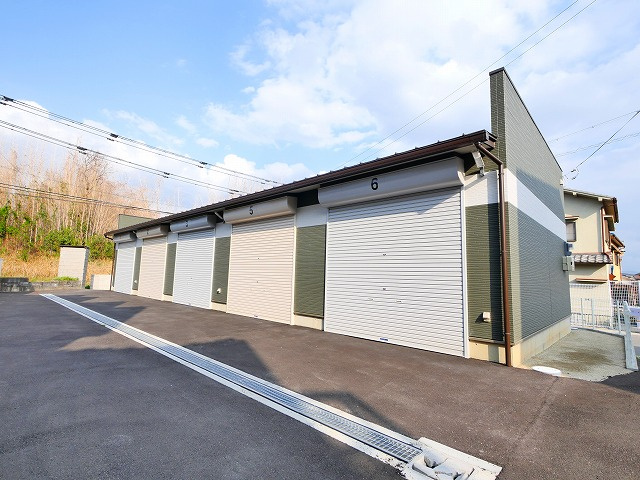 松田トランクルームⅢの外観|きれいな外観です