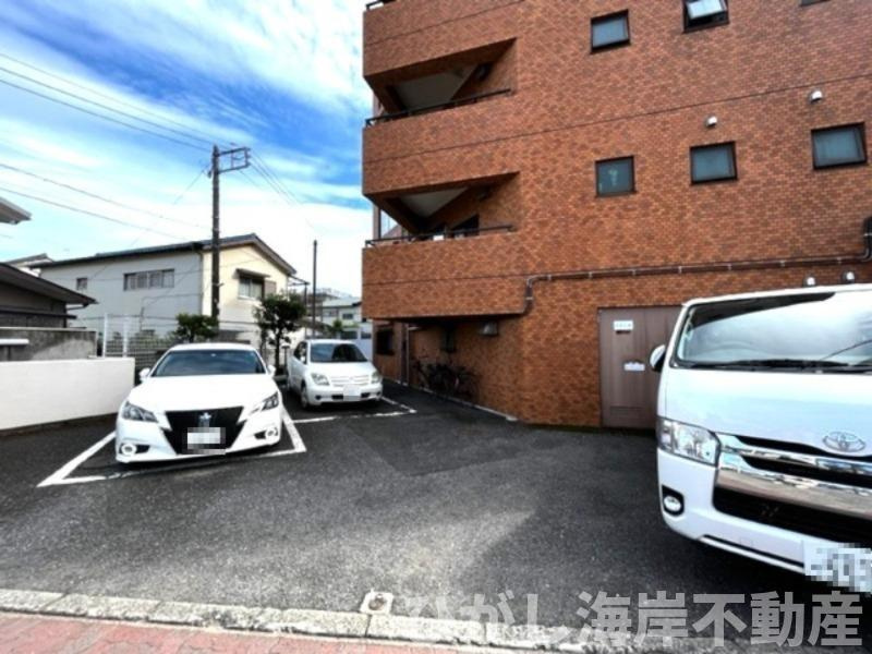 ライオンズマンション辻堂西海岸の駐車場|敷地内駐車場