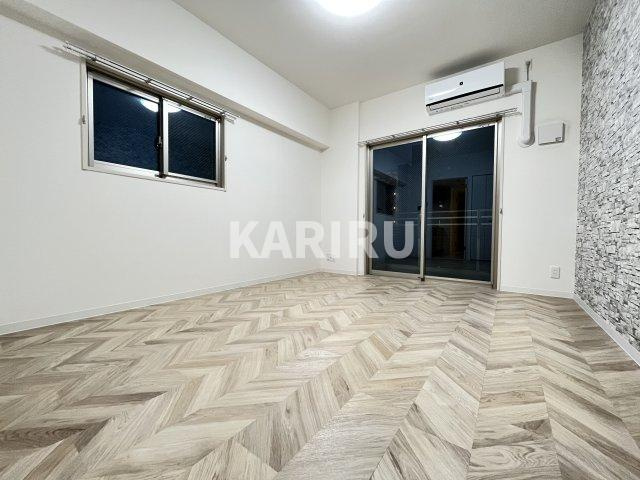 ボーベル玉造の洋室