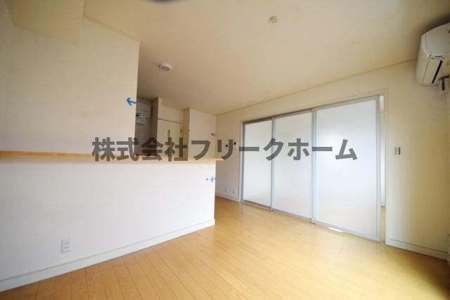 武蔵野市吉祥寺北町５丁目のアパートの居間・リビング