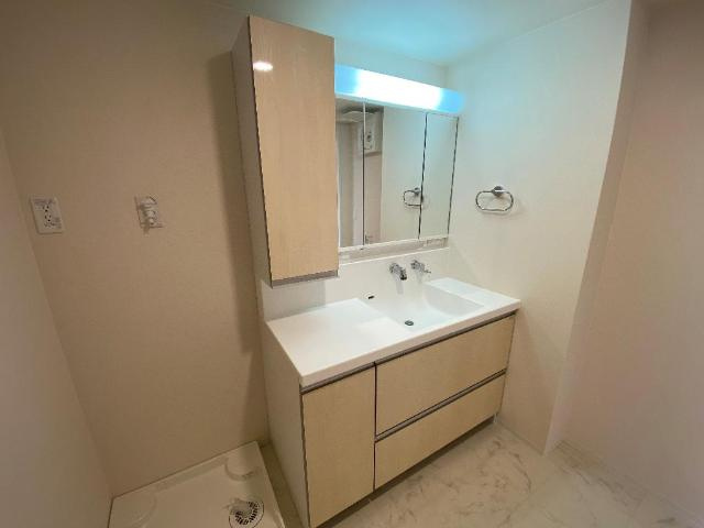 ポルトボヌールの独立洗面台|洗髪洗面化粧台