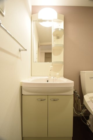 clasico北御所（クラシコ北御所）の洗面所