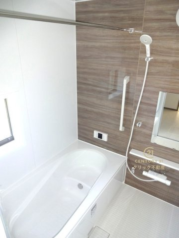 ハートフルタウン 　小美玉市栗又四ケ2432番　Aの浴室|ゆったりした1坪タイプシステムバスです。追い焚き機能付きで生活時間の違うご家族にもとても便利です！