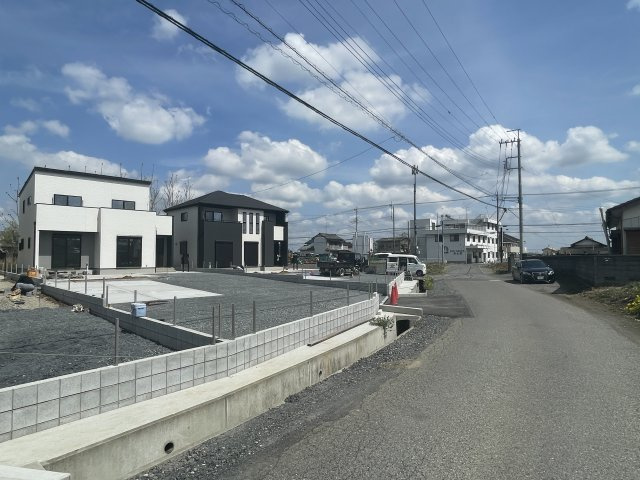【前面道路含む現地写真】 | 熊谷市上恩田　新築戸建　全3区画　2号棟 | 3/5撮影