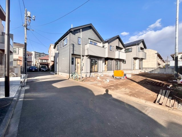 三鷹市牟礼5丁目　新築戸建　全3棟の前面道路含む現地写真|2026.1.11撮影

現地ご見学希望・資料請求などお気軽にお問い合わせ下さい！
03-5990-5201