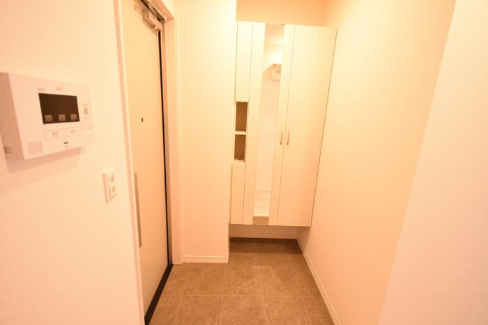 D-room旗塚通の玄関