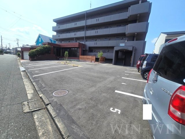ユトリロ北山の駐車場