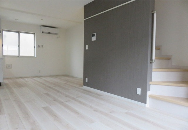 ブライトテラス大島の居間・リビング