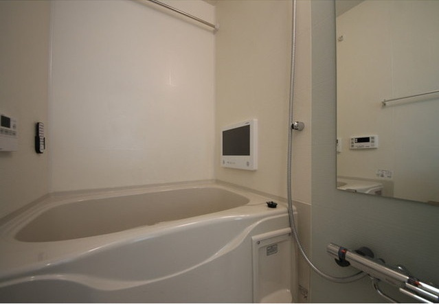 ブライトテラス大島の浴室