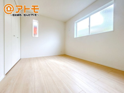 【寝室】 | 駿東郡清水町徳倉第24　新築一戸建て　全1棟 | 各居室に収納がついているので、部屋の中をすっきり見せることができますね！