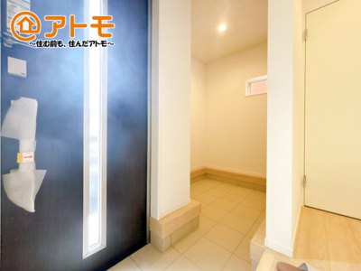 【玄関】 | 駿東郡清水町徳倉第24　新築一戸建て　全1棟 | 玄関は収納付きで使い勝手良好♪見た目もすっきり♪