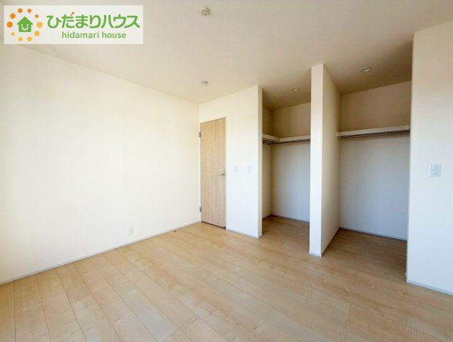 いわき市内郷御厩町4丁目第1　新築戸建　1号棟の寝室|広めの主寝室は、ベッドの他にもパソコンデスクやドレッサーなども置けちゃいます(*^-^*)