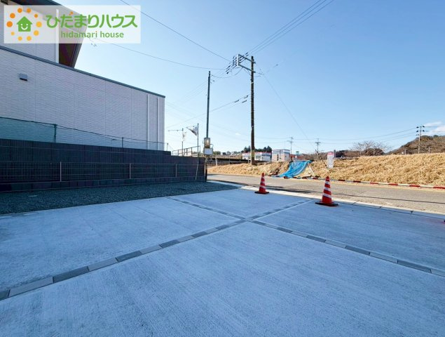 いわき市内郷御厩町4丁目第1　新築戸建　1号棟の駐車場|カースペース３台ＯＫ！来客用にもスペースを確保できて安心ですね(^^)/