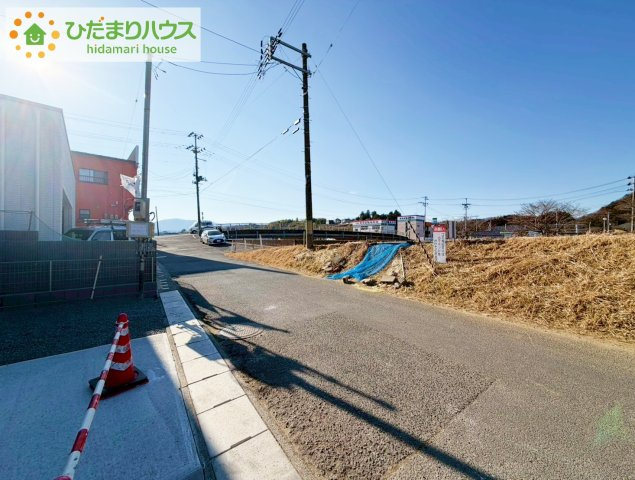 いわき市内郷御厩町4丁目第1　新築戸建　1号棟の前面道路含む現地写真|スーパーやドラックストアも近い為、住環境良好です♪