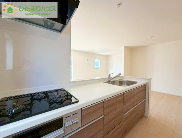 いわき市内郷御厩町4丁目第1　新築戸建　1号棟のキッチン|ご家族と会話しながら、お料理だって出来ちゃいます☆彡