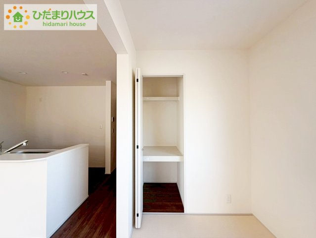 いわき市小名浜西君ヶ塚町第３　新築戸建　３号棟の収納|リビングに隣接した和室は収納もしっかりと確保されています！