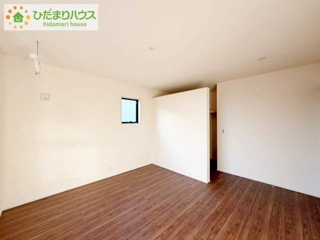 いわき市小名浜西君ヶ塚町第３　新築戸建　３号棟の寝室|ベッドを置いても余裕の広さがあります。パソコンや趣味のスペースなどインテリアを考えるのも楽しみですね！