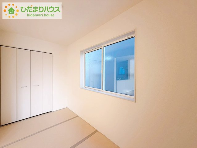いわき市小名浜西君ヶ塚町第３　新築戸建　2号棟の和室|小さなお子さまのいる方におすすめ！リビング横の和室でお子様が遊んでる様子も確認できます(^^)/