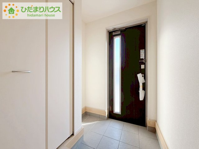 いわき市小名浜西君ヶ塚町第３　新築戸建　2号棟の玄関|丁度良い靴箱のサイズ♪これだけあれば家族全員の靴がしまえてスッキリ(^O^)