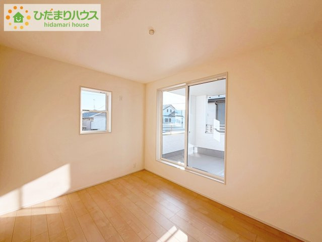 いわき市小名浜西君ヶ塚町第３　新築戸建　2号棟の寝室|広めの主寝室は、ベッドの他にもパソコンデスクやドレッサーなども置けちゃいます(*^-^*)