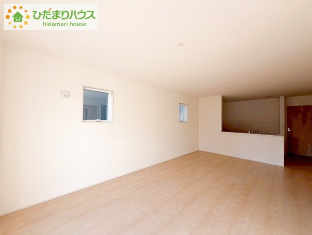 いわき市小名浜西君ヶ塚町第３　新築戸建　2号棟の居間・リビング|早くお仕事終わらせて、家に帰りたくなるようなリビングです(^^♪