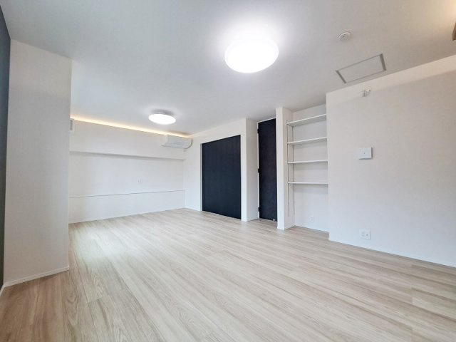 【居間・リビング】 | 練馬区東大泉7丁目　新築一戸建住宅　全1棟　(保谷店) | リビングは2階に設置されている為、人目が気になりにくく安心です。