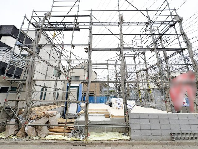 【外観】 | 練馬区東大泉7丁目　新築一戸建住宅　全1棟　(保谷店) | 季節の移ろいを感じられる「大泉井頭公園」まで徒歩5分。