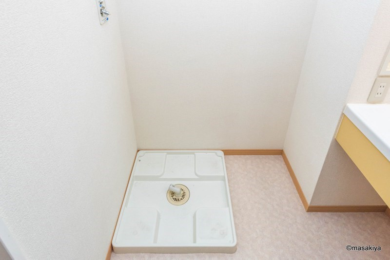 ブルーム吉田の洗面所|室内洗濯機置き場