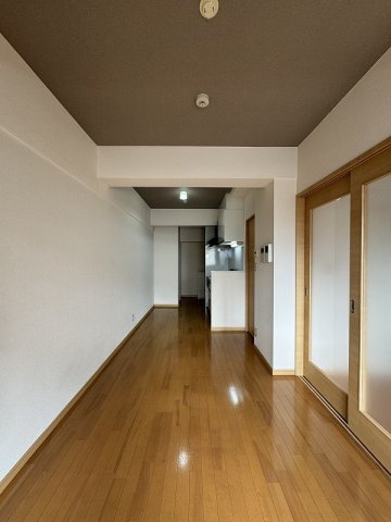 グランガーデン足代新町の居間・リビング